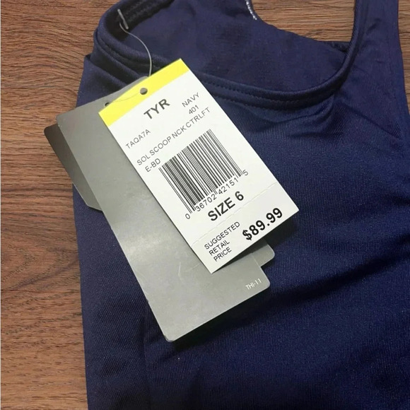 Size 6 TYR Women's Durafast Elite Square Neck Controlfit Swimsuit - Picture 8 of 9